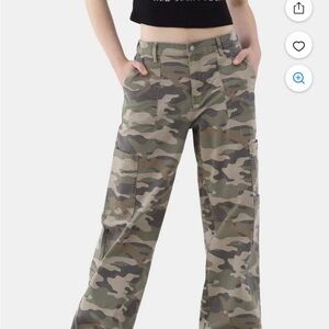 NWT No Boundaries Camouflage Pants